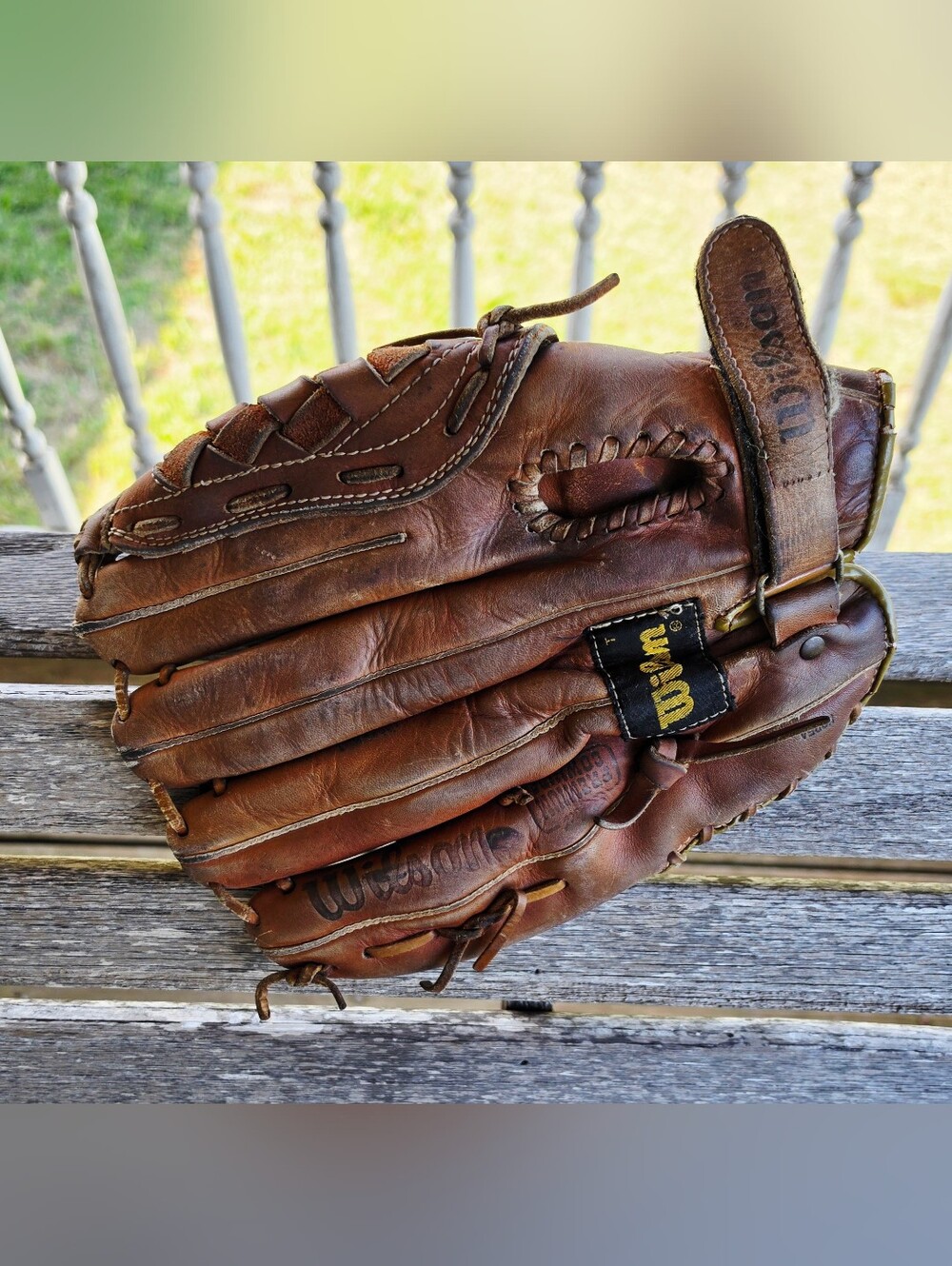 Wilson Men's Brown Leather Baseball Glove